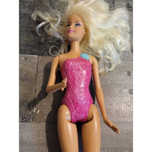 2012 Mattel Blonde Barbie pink swimsuit outfit doll toy figure - Picture 2 of 3